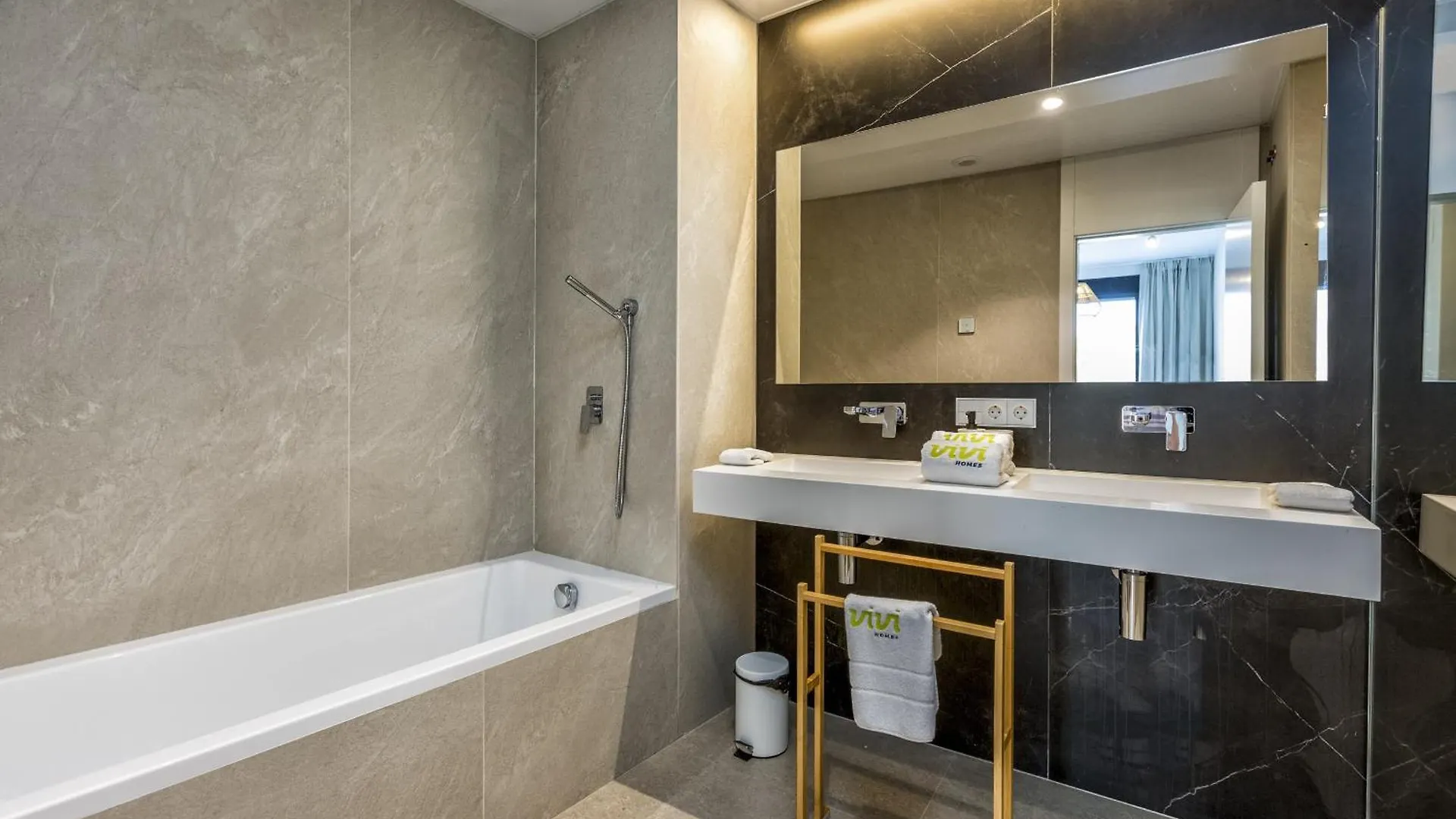 Vivi Homes - Rembrandt Pool, Sauna, Gym & Sea View Torremolinos Apartment